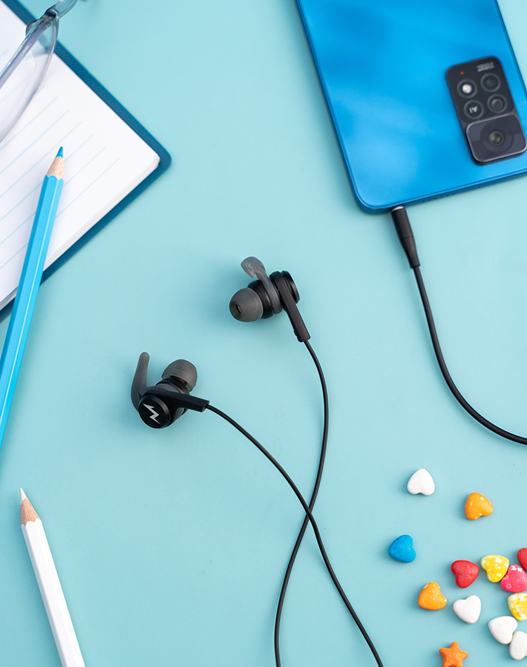 Wired Earbuds: The Life Hack You Need To Make It Last Longer
